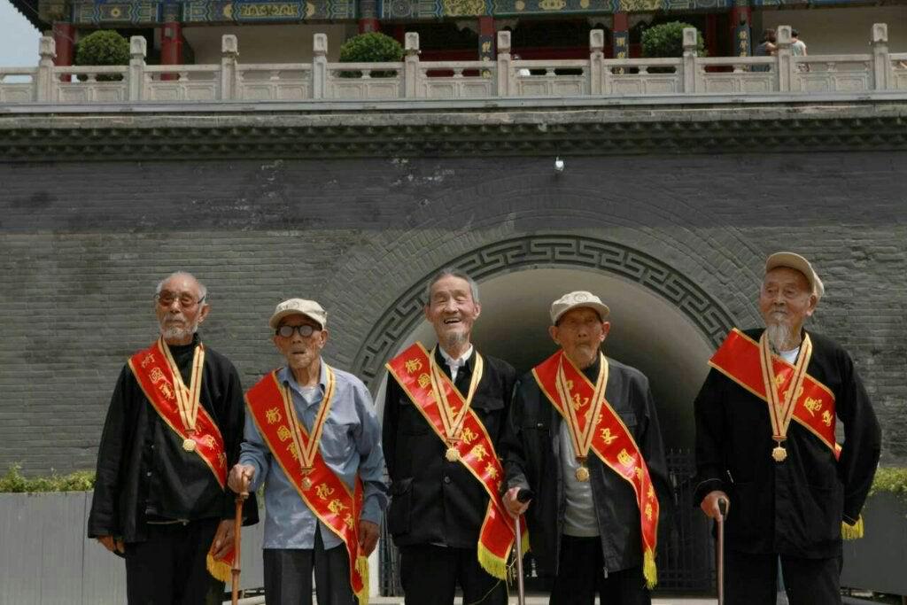 “关爱抗战老兵,传递抗战精神” 钟楼篇