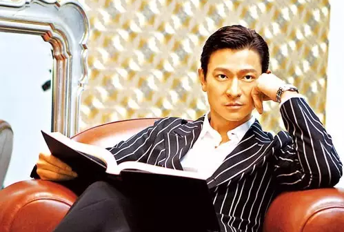 作为一个明星,他每年捐出的善款又何止百万?